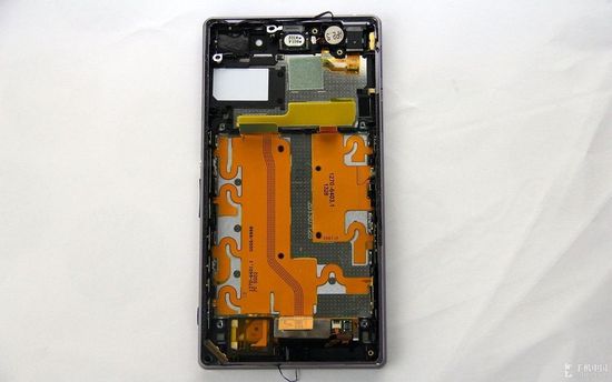 [图]索尼Xperia Z1拆解 做工扎实还原较难