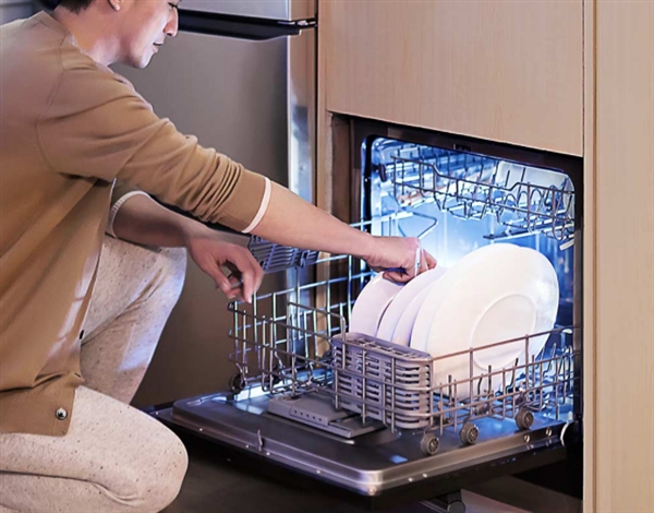 云米互联网嵌入式洗碗机2019款发布：8套带烘干杀菌
