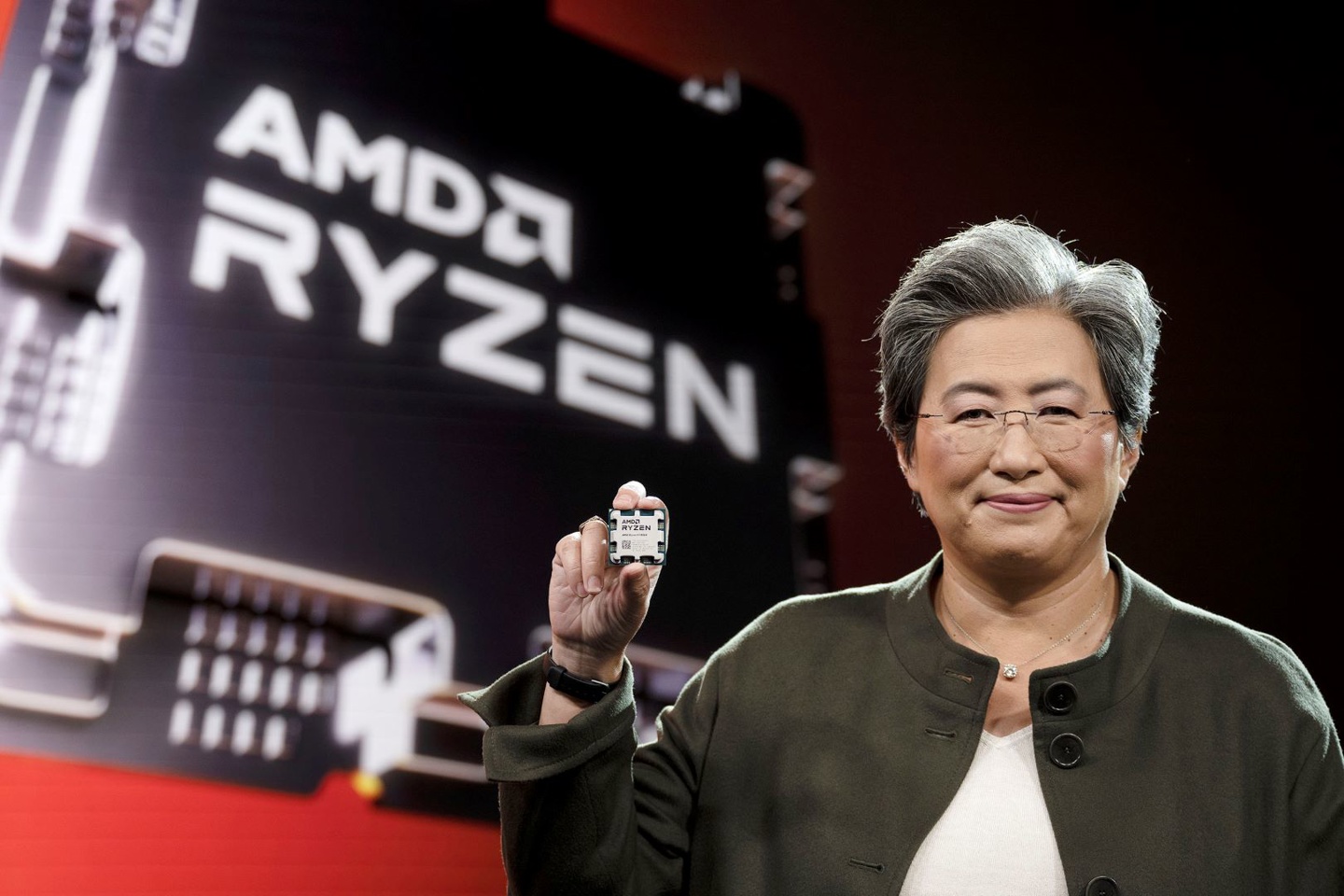 AMD CEO 苏姿丰：预计个人电脑市场第一季度见底